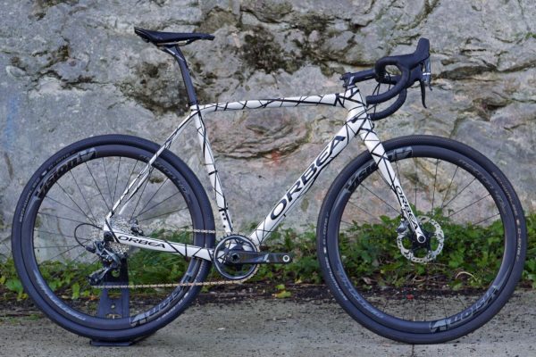 orbea-new-terra_omp_lightweight-disc-brake-carbon-gravel-road-cyclocross-bike_complete