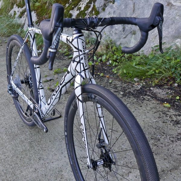 orbea-new-terra_omp_lightweight-disc-brake-carbon-gravel-road-cyclocross-bike_front-end