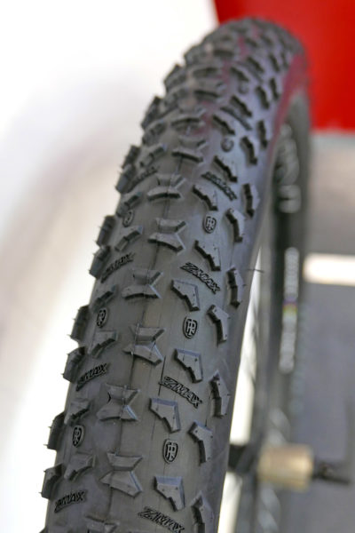 ritchey_wcs-z-max-evolution_plus-size-mountain-bike-tubeless-tire_tread