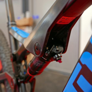 stoll_marathon-m1_lightweight-carbon-full-suspension-cross-country-mountain-bike_built-by-bike-ahead-composites_prototype-4-trunion-shock-mount