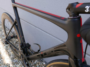 tred-arcanide-a02rc_full-custom-italian-disc-brake-carbon-road-bike_front-end