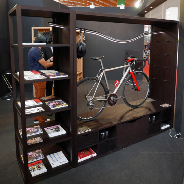 vadolibero_bike-shelf_premium-wood-bicycle-displaystorage-cabinet_dark