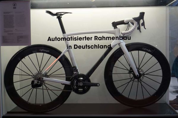 lightweight-ride-concept-bike-automated-carbon-fiber-manufacturing04