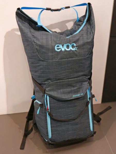evoc_photop-16l_compact-modular-on-the-bike-pro-camera-backpack_roll-top