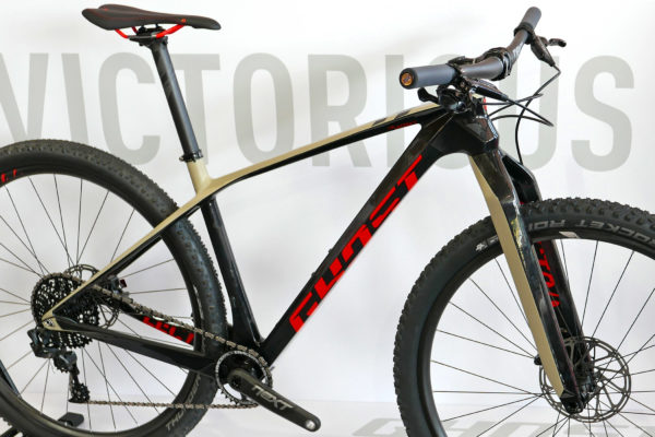 ghost_lector-x_fully-rigid-xc-carbon-hardtail-race-mountain-bike_complete