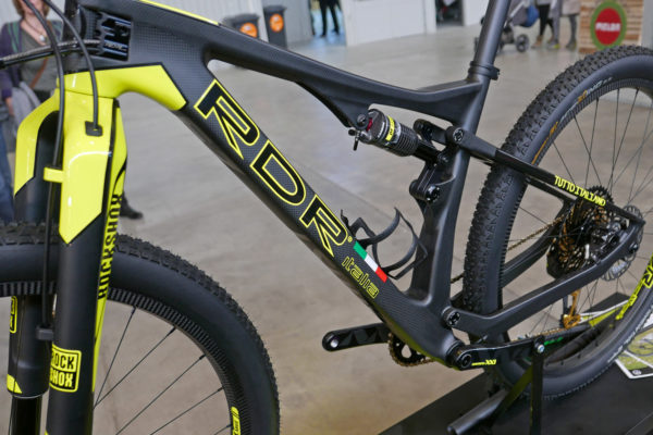 rdr-italia_ares_100mm-carbon-29er-275-marathon-cross-country-mountain-bike_made-in-italy_non-driveside-suspension-detail