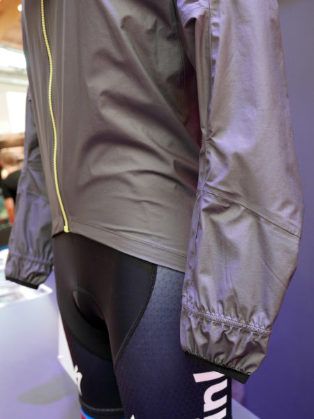 sportful_stelvio-jacket_lightweight-packable-breathable-rain-jacket_tinkoff-shaped-cuffs