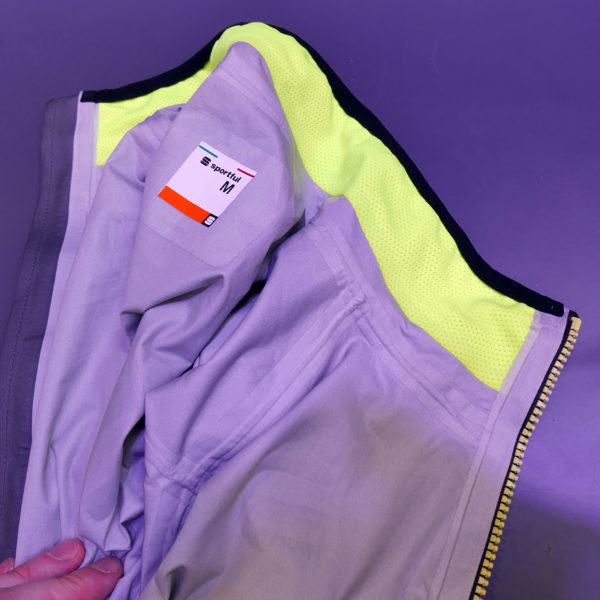 sportful_stelvio-jacket_lightweight-packable-breathable-rain-jacket_taped-seams
