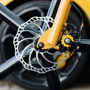 veloina-bicycles_viks-gt_angular-no-seattube-aluminum-commuter-urban-city-bike_front-disc-brake