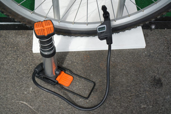 bikers-dream-foot-pump-bicycle-tire-pump01