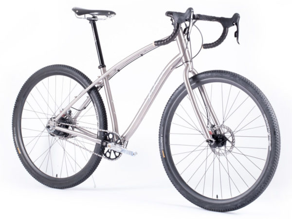 jeronimo-cycles_ti-gravel-rohloff_titanium-gravel-road-adventure-bike_3-4