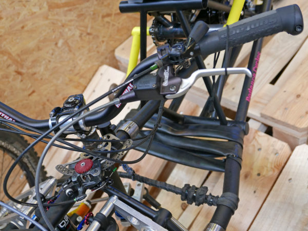 selberbruzzler_podenco-cycles_handuro_amateur-framebuilder-collective_custom-handcycle-all-mountain-enduro-trike_cockpit