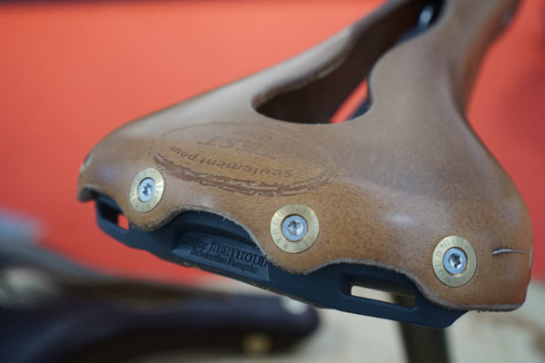gilles-berthoud-leather-bicycle-saddles-and-fenders03