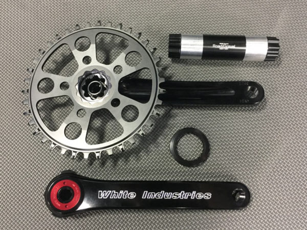 white-industries-bb30-cranks-and-spindle-1x-chainring01b