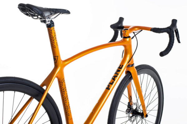 plane-frameworks_custom-geometry-carbon-monicoque-all-road-bike_orange-3-4