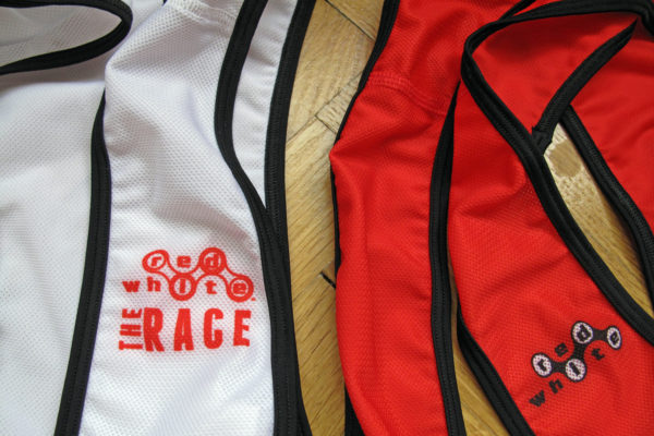 red-white_the-bib_the-race_endurance-cycling-bib-shorts_head-to-head-detail