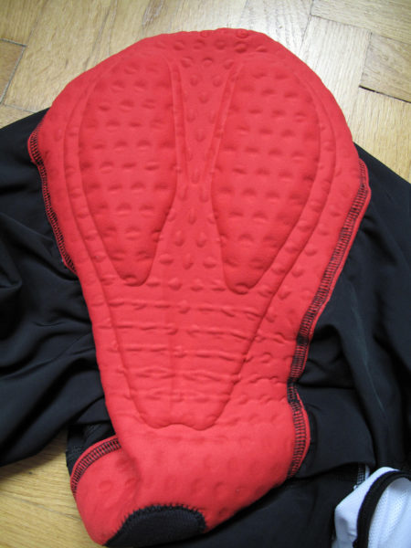red-white_the-race_endurance-cycling-bib-shorts_chamois-overall