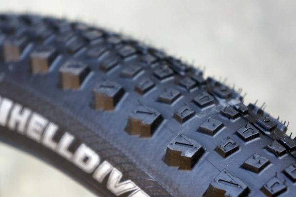 kenda helldiver advanced folding bead tubeless ready downhill mountain bike tire