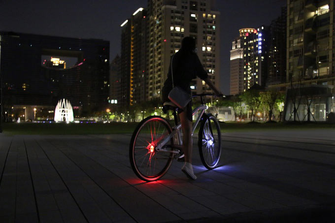 Wheely Lights puts a new spin on bicycle visibility