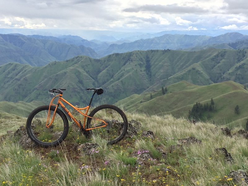bikerumor pic of the day On the the edge of hell (Hell's Canyon) outside Lewiston, Idaho. Great day of riding on the Jones Space Frame. 29+ on front, 1x10