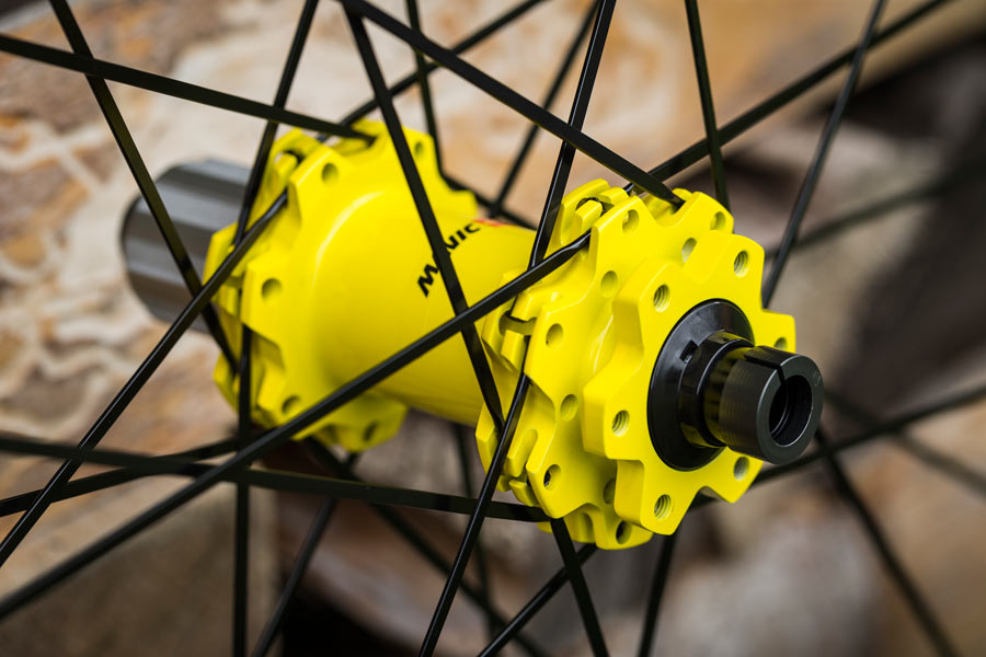 2018 Mavic Deemax DH downhill mountain bike wheels get lighter and smoother
