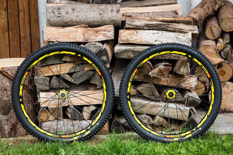 2018 Mavic Deemax DH, Pro enduro mountain bike wheels get wider, lighter & smoother