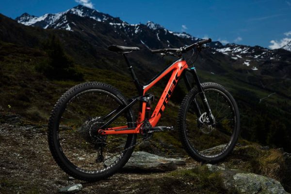 2018 Trek Slash full suspension mountain bike with new re-aktiv thru shaft shock