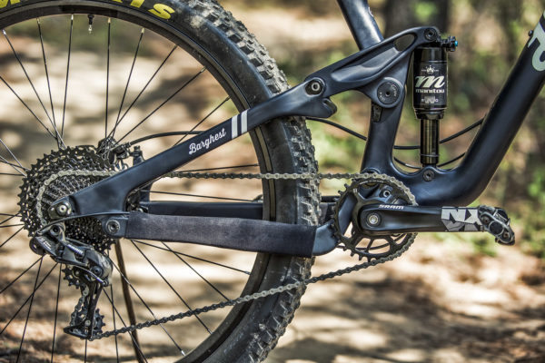 Heller Barghest 130mm 275+ carbon full-suspension enduro trail all-mountain bike suspension detail