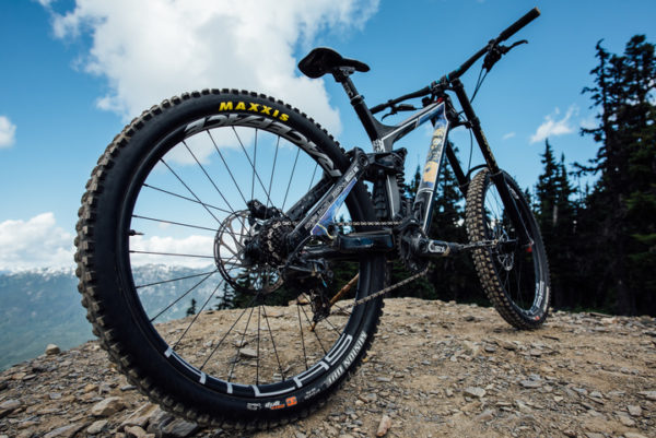 Race Face hits the park with all new Atlas DH wheelset and SixC 820 carbon bar