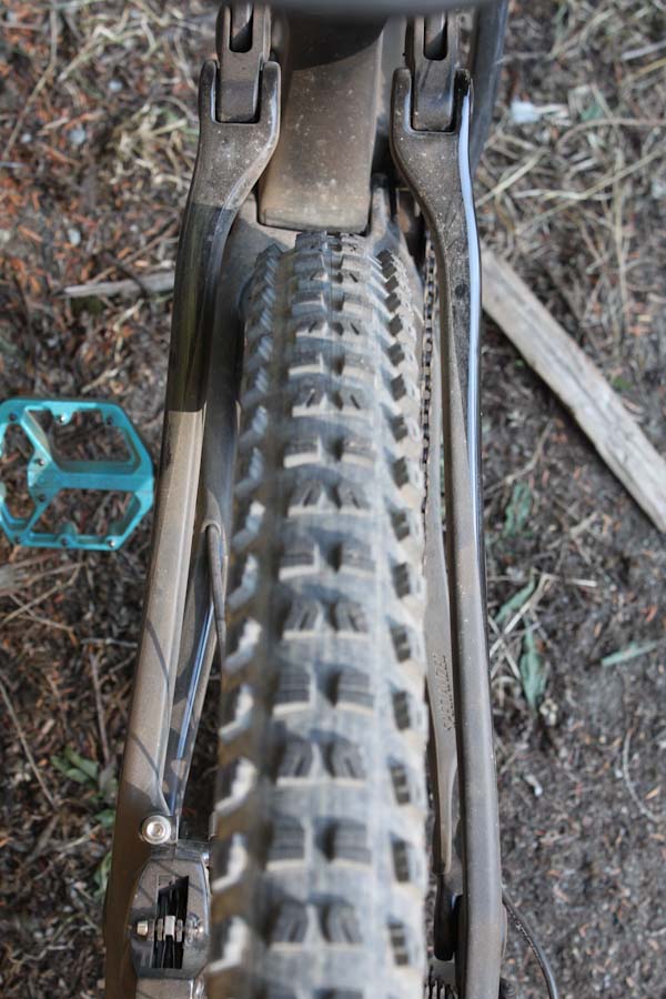 Specialized Enduro test bike, tire clearance