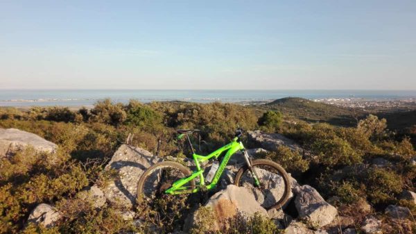 bikerumor pic of the day cycling in Vic la Gardiole, France.