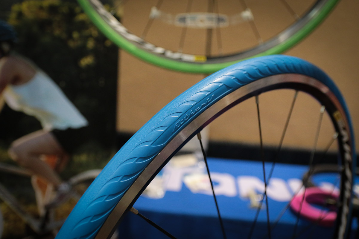 IB17: Tannus adds Airless tire sizes for road and eBikes