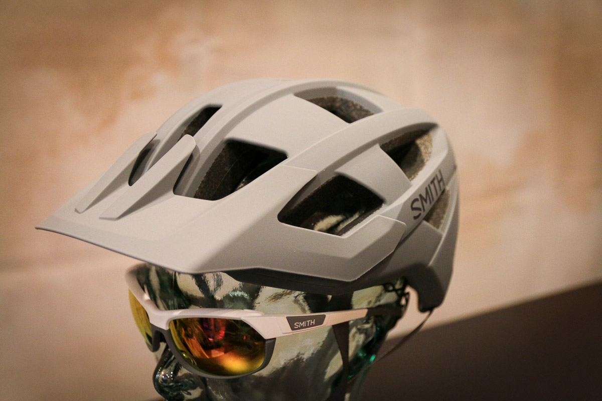 IB17: Smith Network and Session fit in as new mid-level MIPS & Koroyd equipped helmets