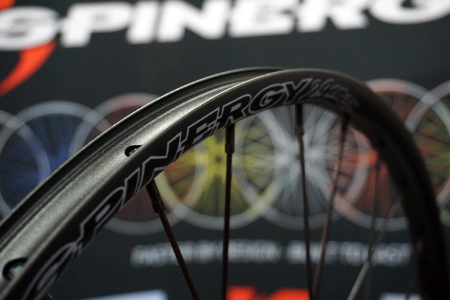 Spinergy 29er LX mountain bike wheels with composite spokes