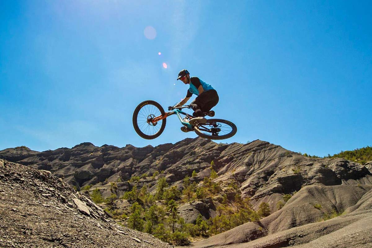Urge Trailhead affordable trail all mountain bike helmet airborne