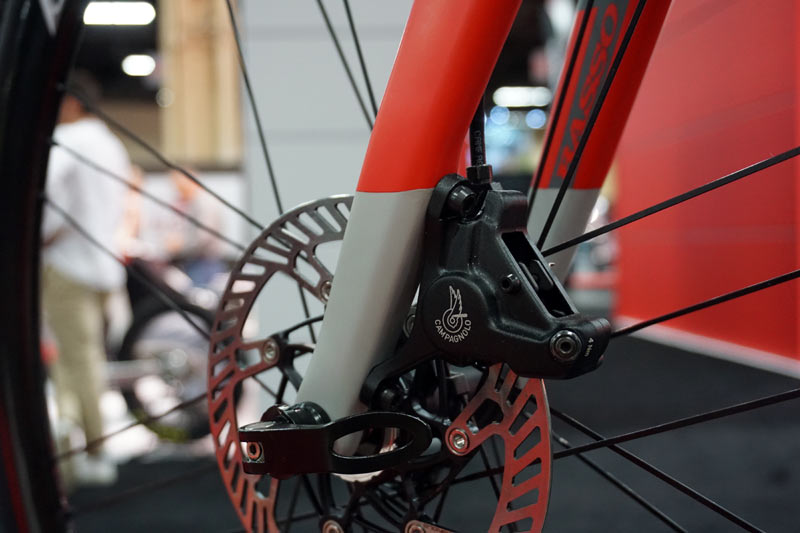 2018 Basso Diamante SV Disc adds better brakes to their aero road bike