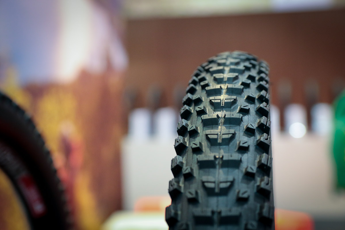 Maxxis adds more skinwall, tubeless DH, 29" DH, and 2.6" Wide Trail for 27.5 and 29" wheels