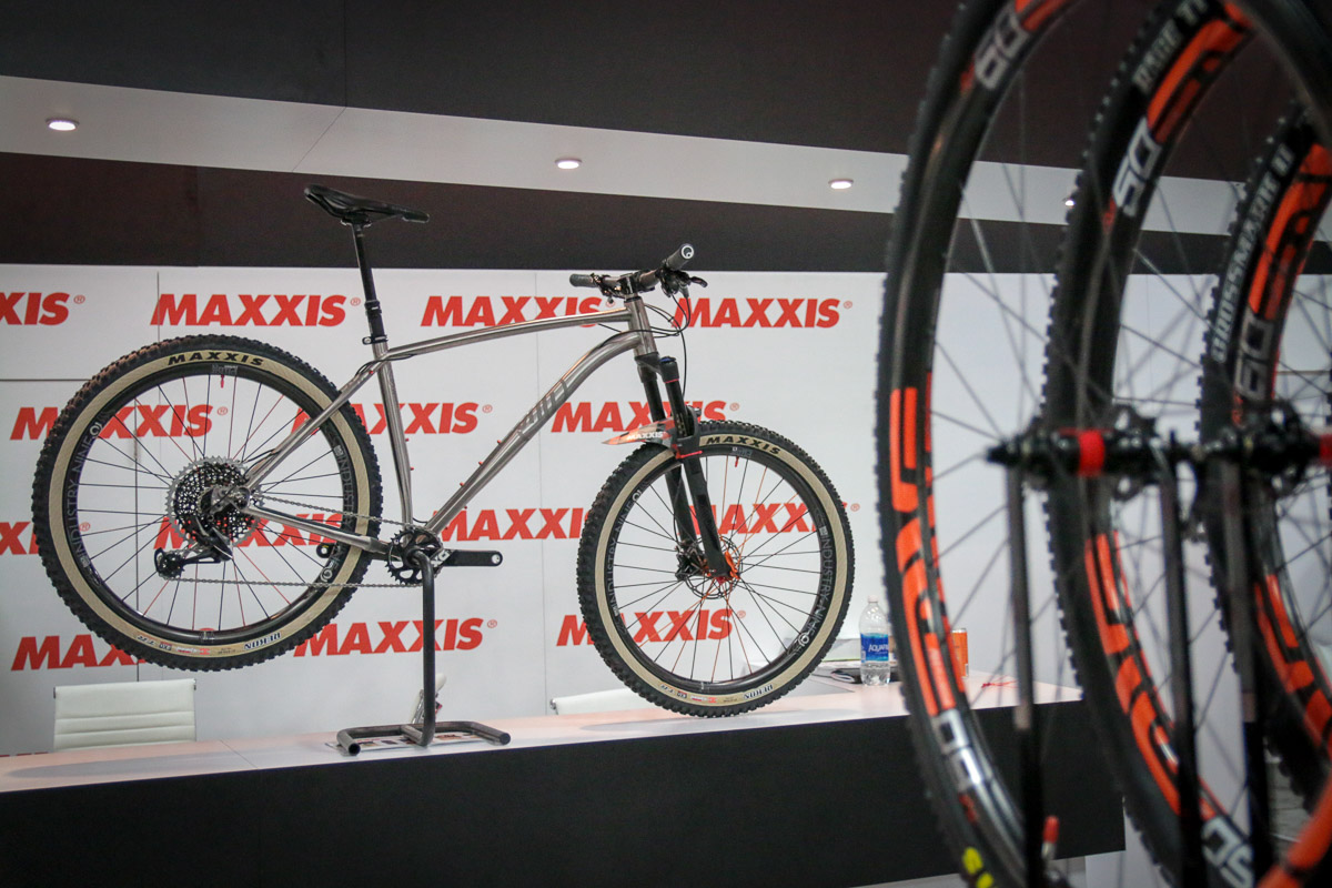 Maxxis adds more skinwall; tubeless & 29er DH; and 2.6″ Wide Trail mountain bike tires