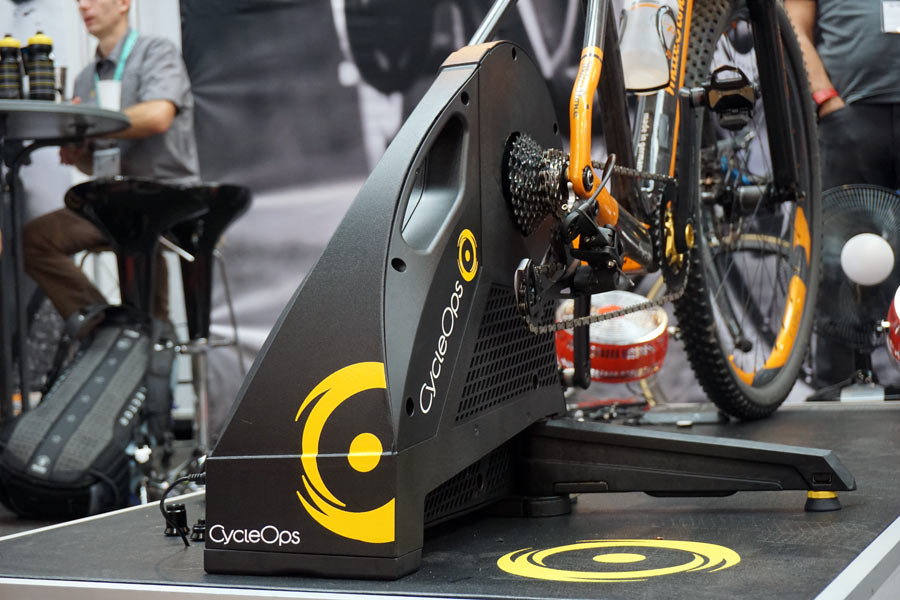 cycleops magnus and hammer smart trainers get firmware upgrade to improve roll down simulation and add cadence measurement