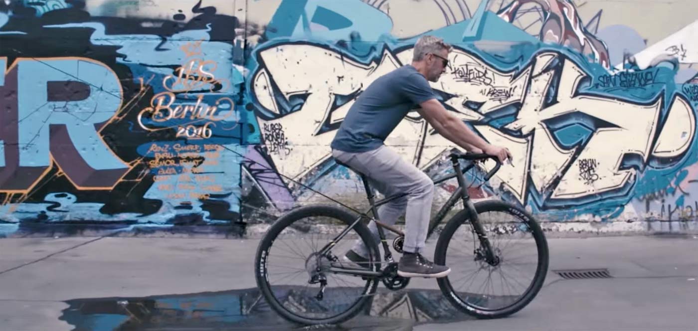 Urban fly fishing by bike with Bombtrack and a Beyond bike