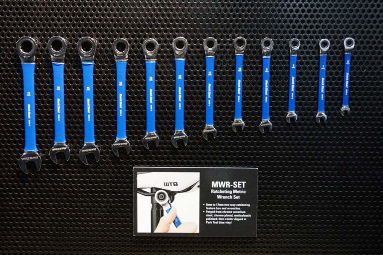 IB17 Park Tool shows new pro, shop tools, including JIS screwdrivers