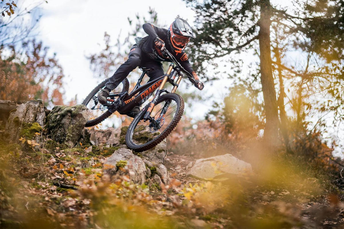 Commencal Supreme DH sends it big with new 29er downhill mountain bike