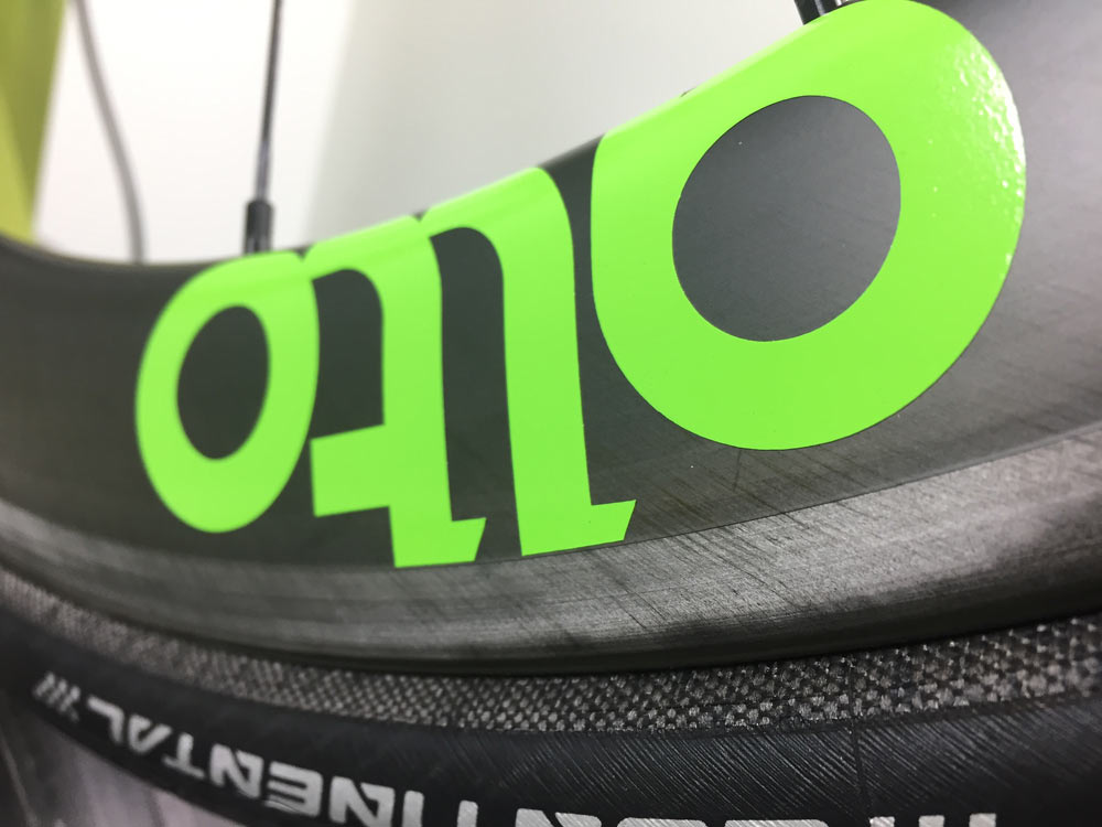 Alto Cycling experiment shows how different brand carbon clincher rims compare for braking heat tolerance