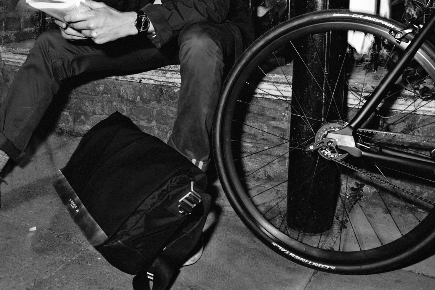 Brooks stitches up new urban Discovery Collection commuter bags