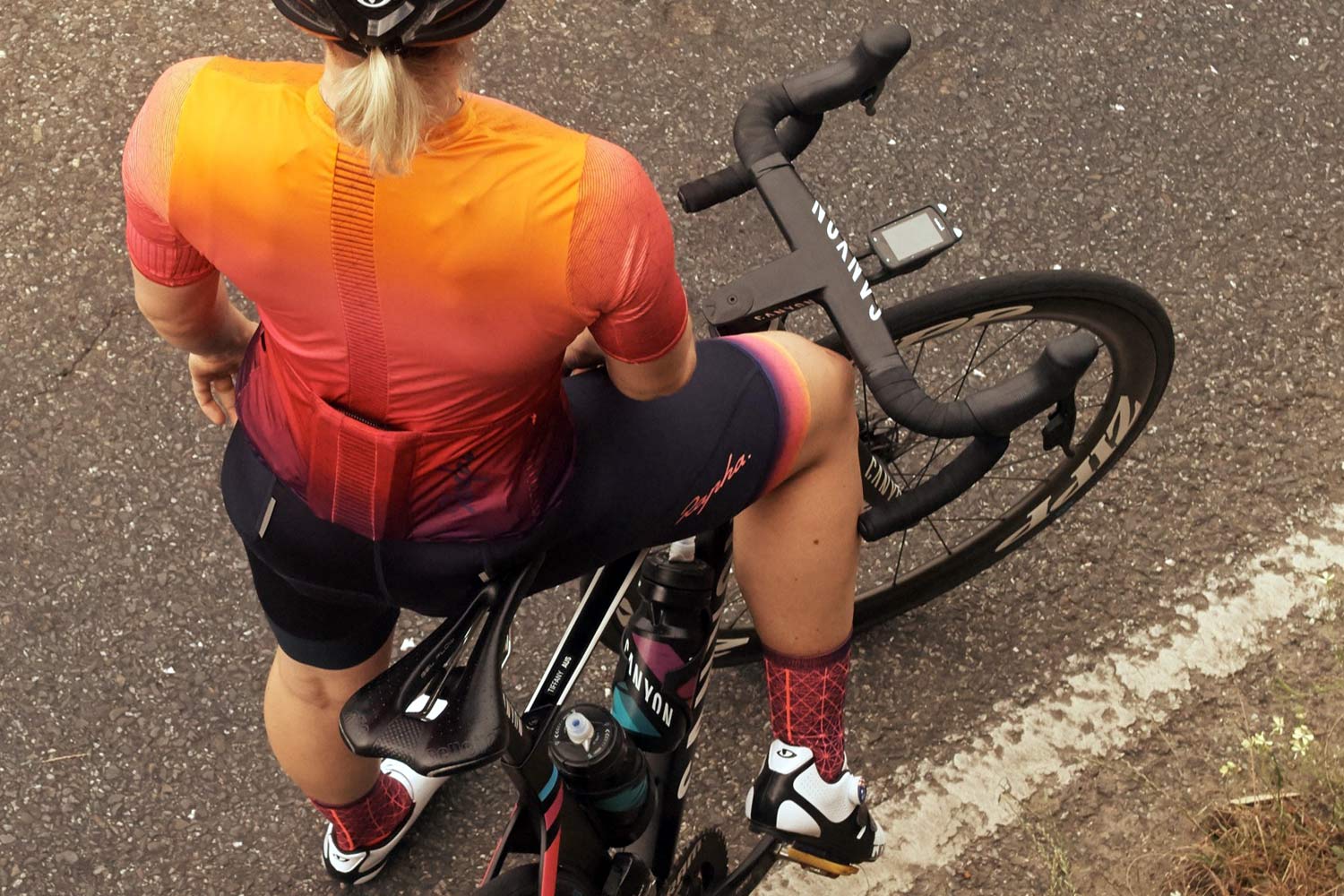 Inspired by Australian summer, Rapha adds color in ‘Ode to the Sun’ & more