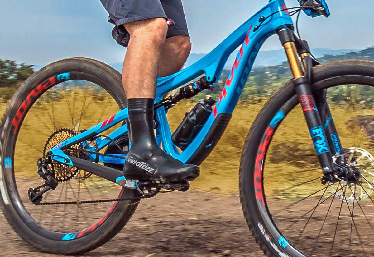 VeloToze stretch off-road with MTB-ready latex shoe covers
