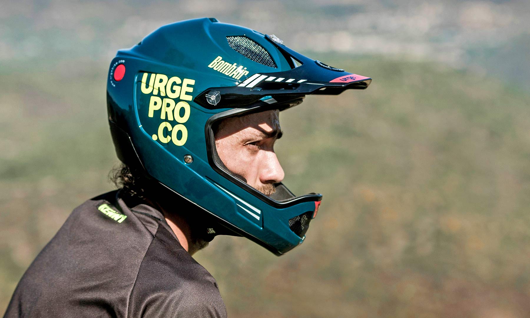 Urge BombAir drops in light, affordable full face DH helmet protection