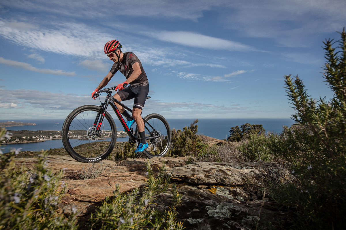 Rocky Mountain Vertex XC hardtail offers their highest end carbon yet