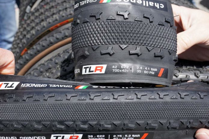 Soc Challenge Finally Goes Tubeless With New Gravel Grinder Tlr Tire