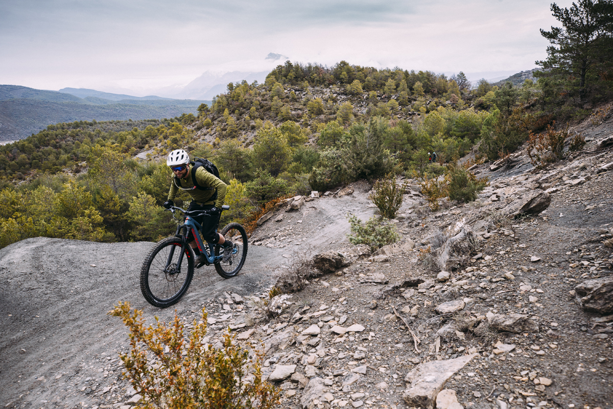 First Ride: Exploring Aínsa on the new Specialized Stumpjumper 29 & 27.5